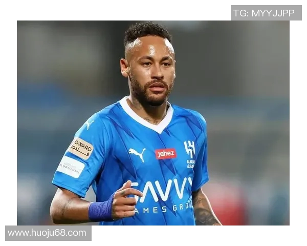 意外拍照的足球明星究竟是谁引发了众多球迷的关注与讨论