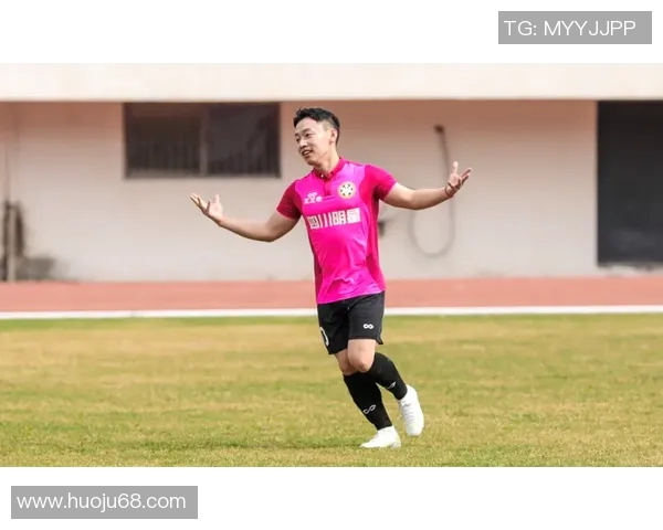 足球明星积极参与核酸检测活动展现社会责任感与健康意识