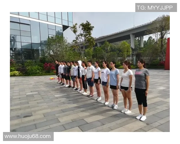 成都羽毛球队在洲际杯中的团队协作表现分析与点评